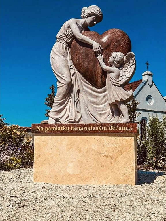 Sakrale Statue aus Naturstein