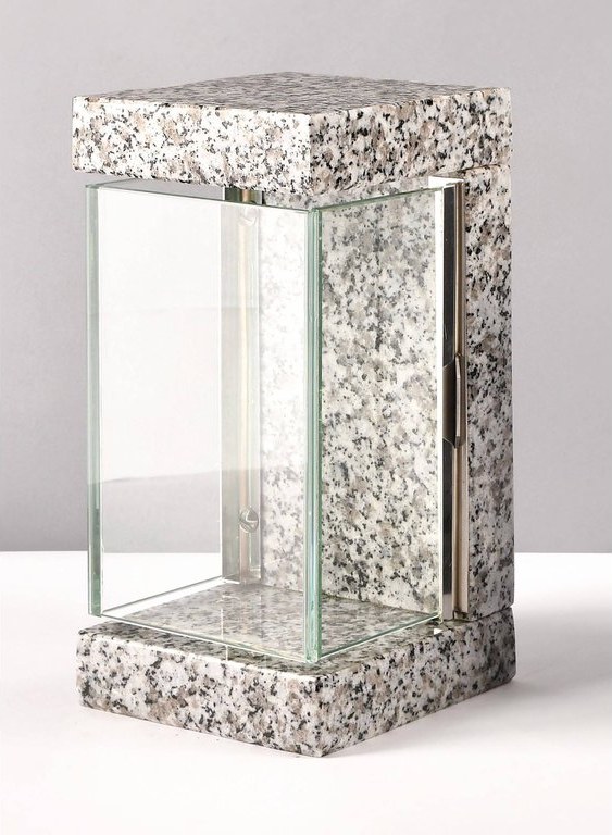 Granitová cintorínskna lampa L83