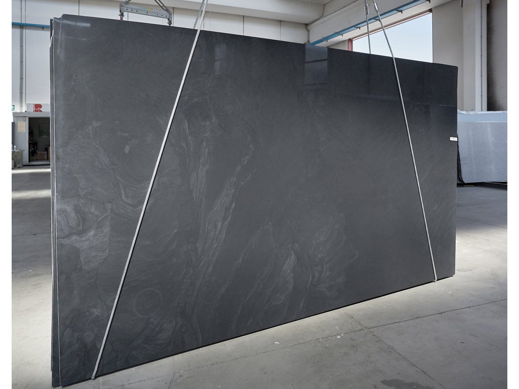 BRILIANT BLACK